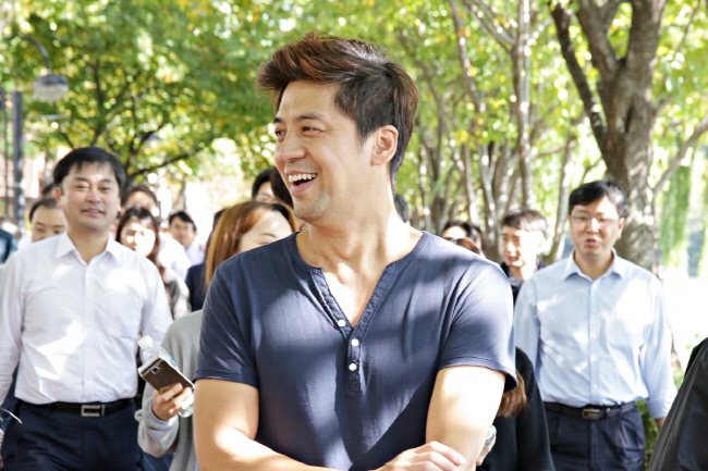 걷기대회로 중증장애아동 도운 권오중 홍보대사